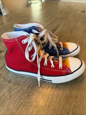 Converse Sneakers, Kids Size 3 High-Top Sneakers